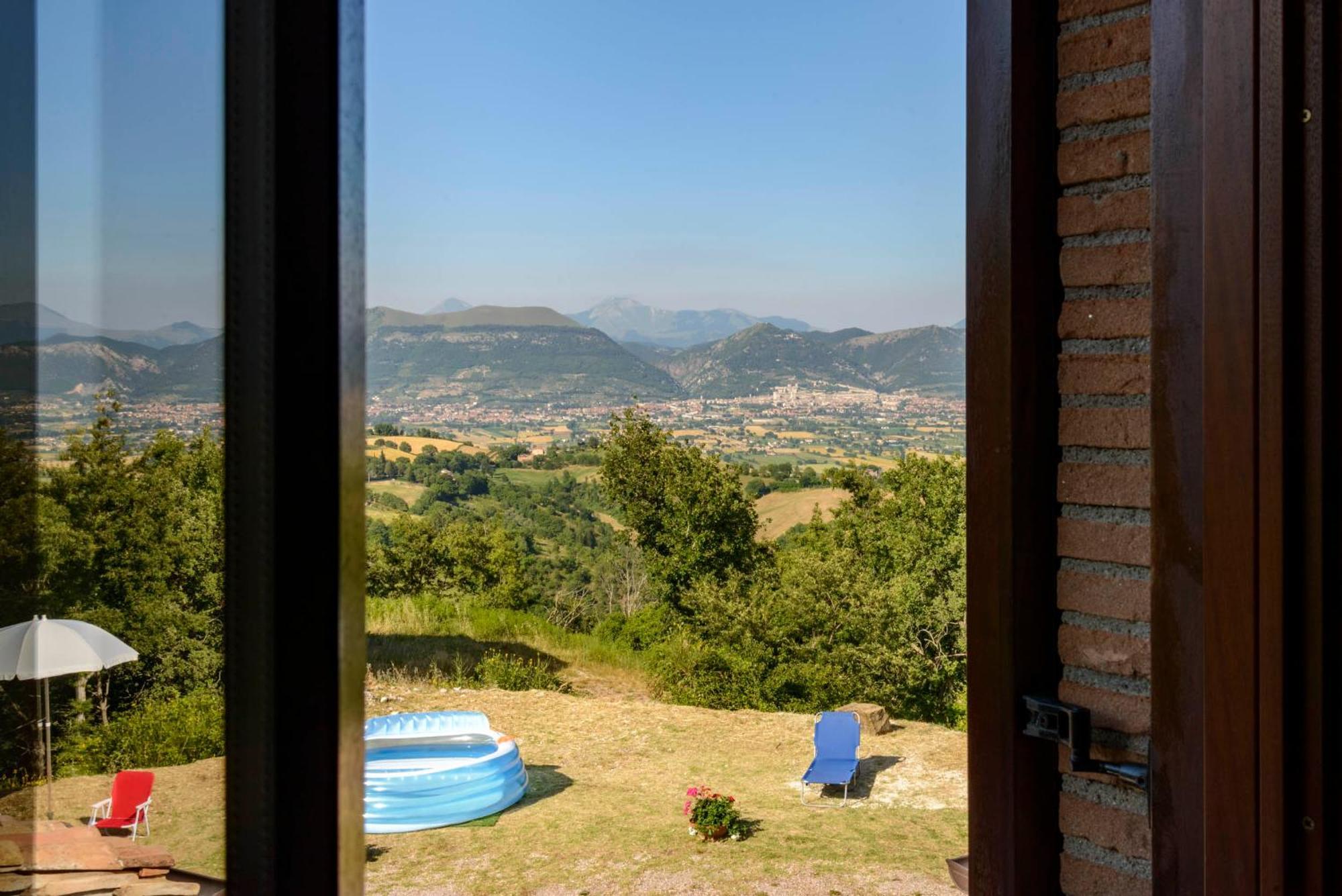 La Casa Di Claudia Villa กุบบีโอ ภายนอก รูปภาพ
